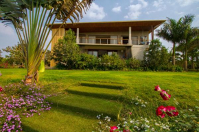 StayVista at Shubmann Villa with Pvt Pool & River View
